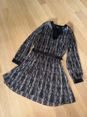 GUESS Black and Gray Snake-Print Long Sleeve Dress Sz XL